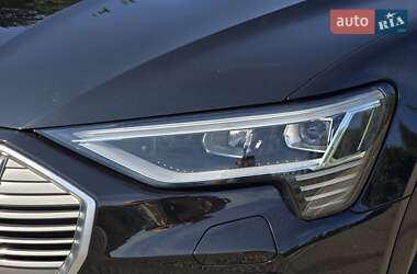 Внедорожник / Кроссовер Audi e-tron 2021 в 
