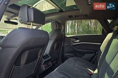Внедорожник / Кроссовер Audi e-tron 2021 в 