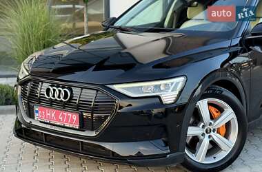 Внедорожник / Кроссовер Audi e-tron 2021 в 