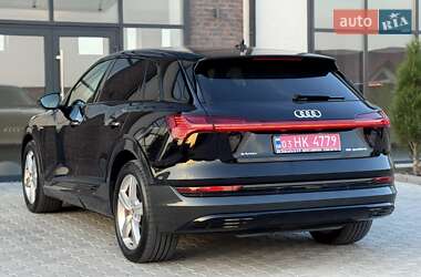 Внедорожник / Кроссовер Audi e-tron 2021 в 