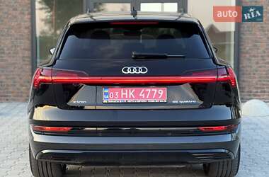 Внедорожник / Кроссовер Audi e-tron 2021 в 