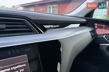 Внедорожник / Кроссовер Audi e-tron 2020 в 