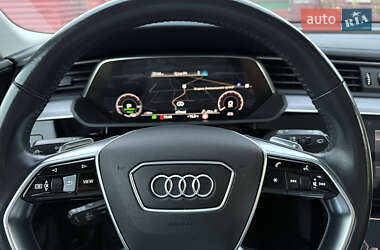 Внедорожник / Кроссовер Audi e-tron 2020 в 