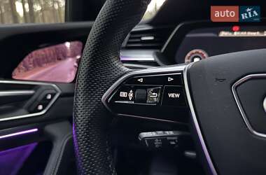 Позашляховик / Кросовер Audi e-tron 2022 в 