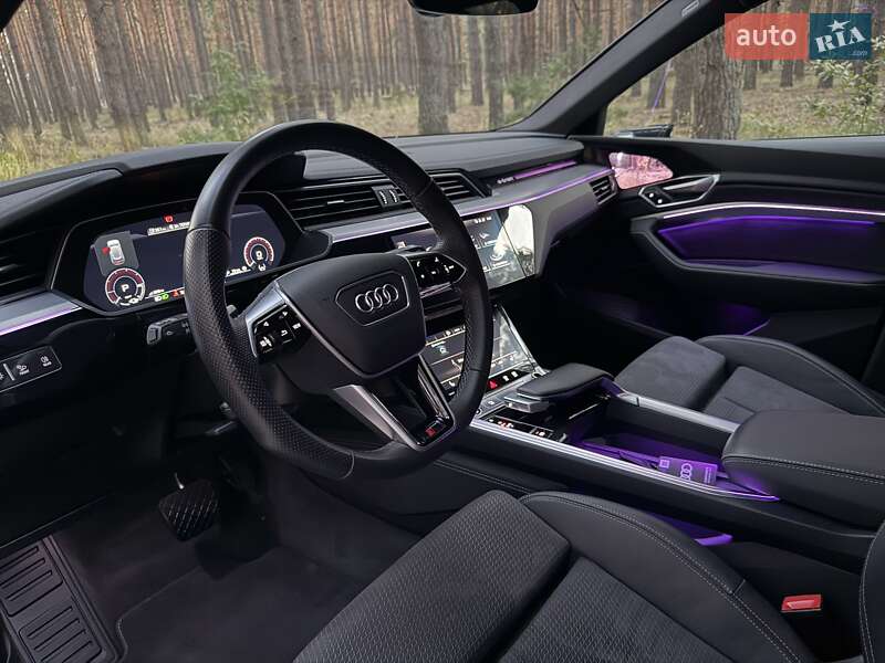 Внедорожник / Кроссовер Audi e-tron 2022 в Киеве