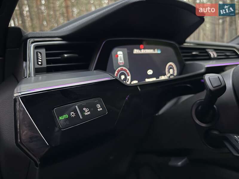 Внедорожник / Кроссовер Audi e-tron 2022 в Киеве