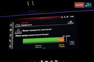 Позашляховик / Кросовер Audi e-tron 2022 в 