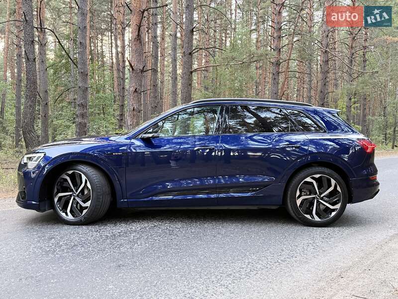 Внедорожник / Кроссовер Audi e-tron 2022 в Киеве
