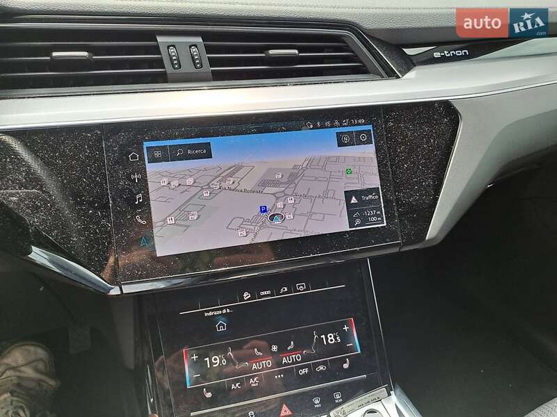 Внедорожник / Кроссовер Audi e-tron 2022 в Киеве
