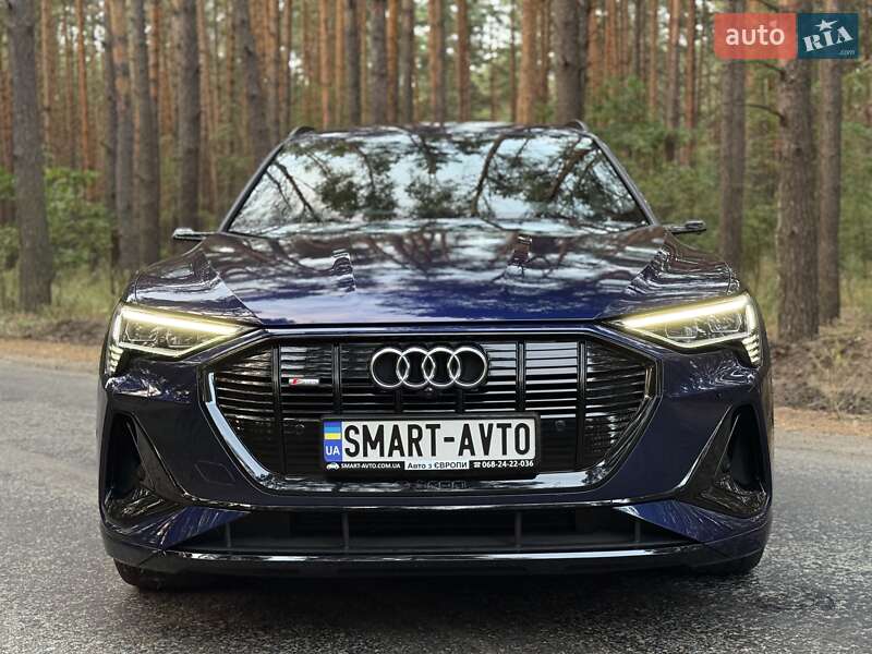 Внедорожник / Кроссовер Audi e-tron 2022 в Киеве
