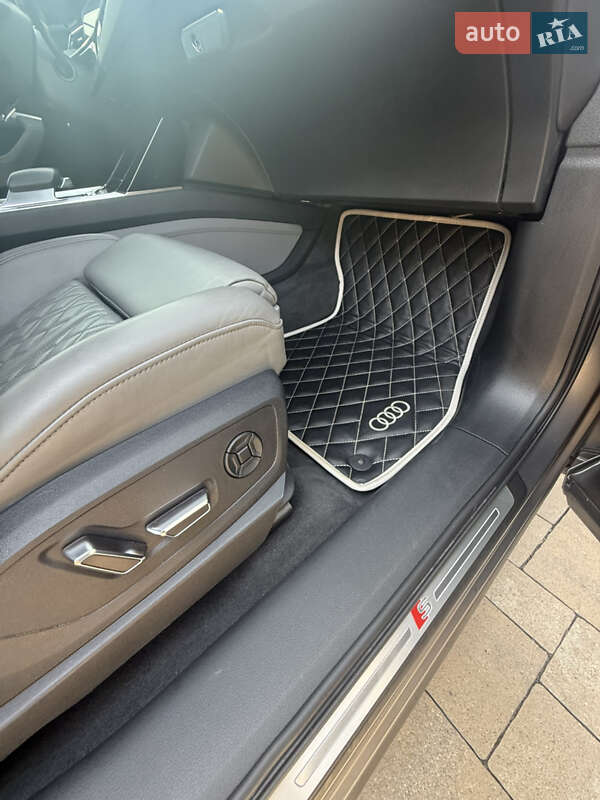 Позашляховик / Кросовер Audi e-tron 2019 в Виноградові