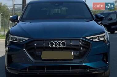 Позашляховик / Кросовер Audi e-tron 2021 в Чернівцях