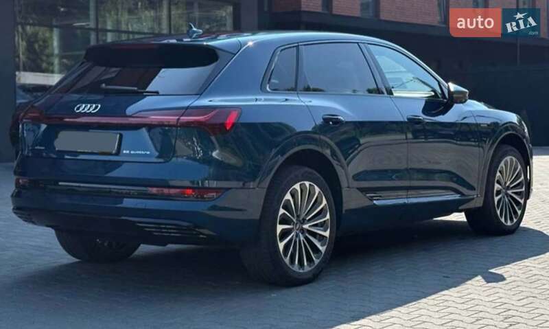 Позашляховик / Кросовер Audi e-tron 2021 в Чернівцях
