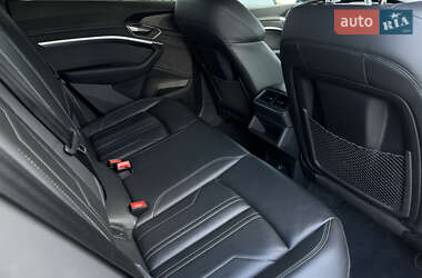 Внедорожник / Кроссовер Audi e-tron 2022 в 
