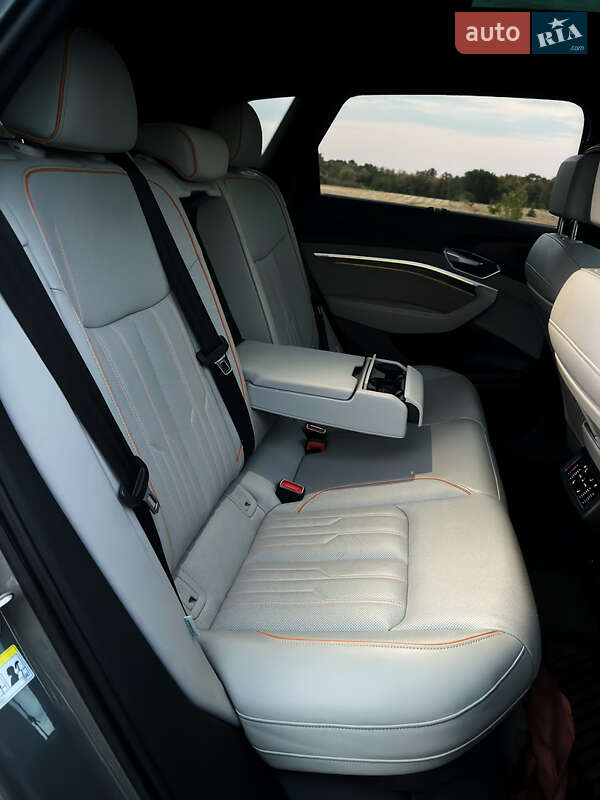 Внедорожник / Кроссовер Audi e-tron 2022 в Лубнах