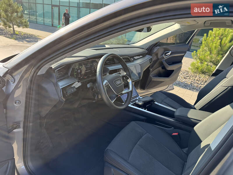 Позашляховик / Кросовер Audi e-tron 2023 в Хмельницькому