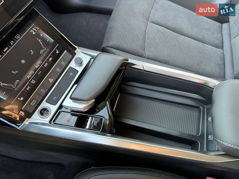 Позашляховик / Кросовер Audi e-tron 2023 в Хмельницькому