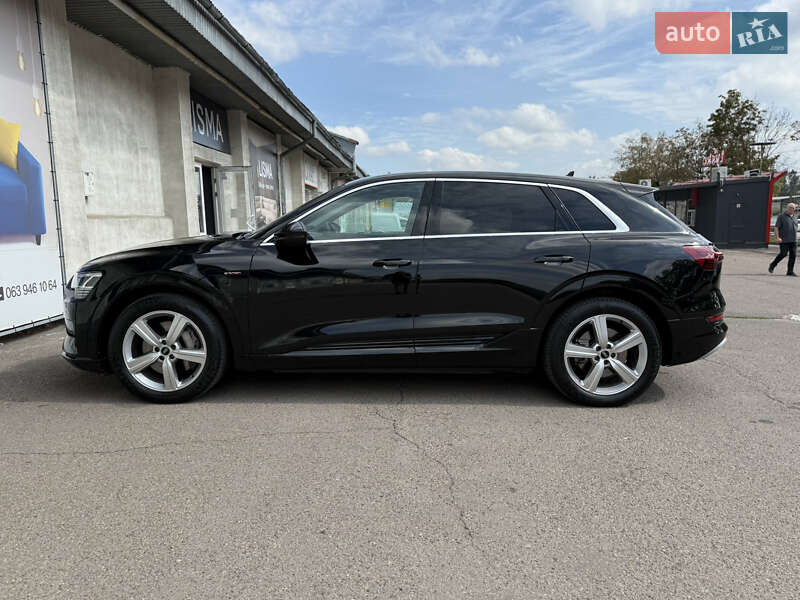 Позашляховик / Кросовер Audi e-tron 2021 в Львові