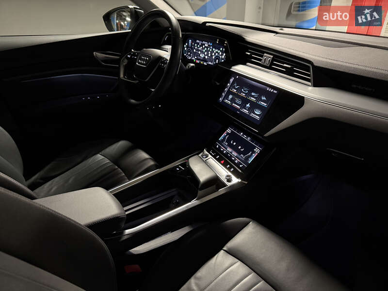 Позашляховик / Кросовер Audi e-tron 2021 в Львові