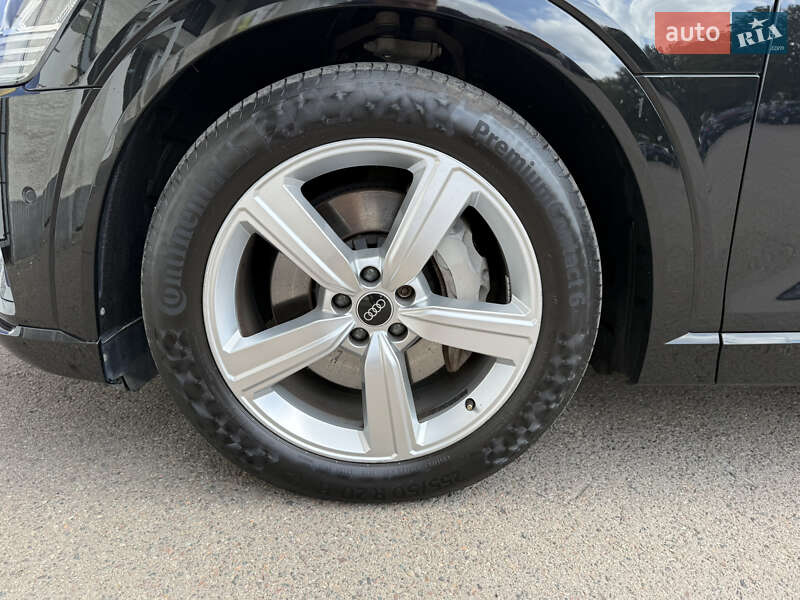 Позашляховик / Кросовер Audi e-tron 2021 в Львові