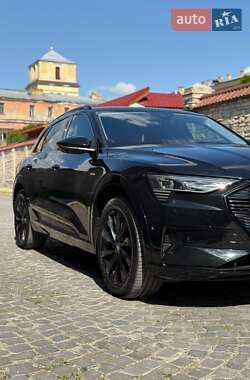 Внедорожник / Кроссовер Audi e-tron 2019 в 