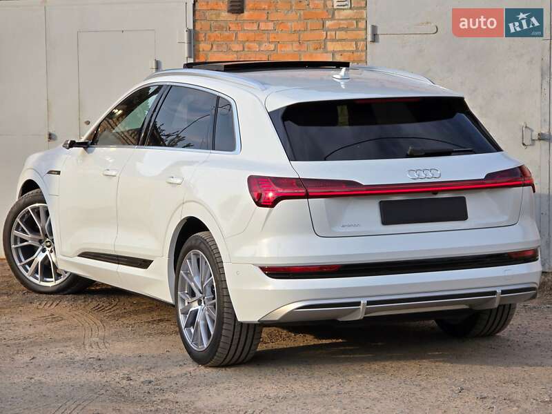 Внедорожник / Кроссовер Audi e-tron 2022 в Житомире