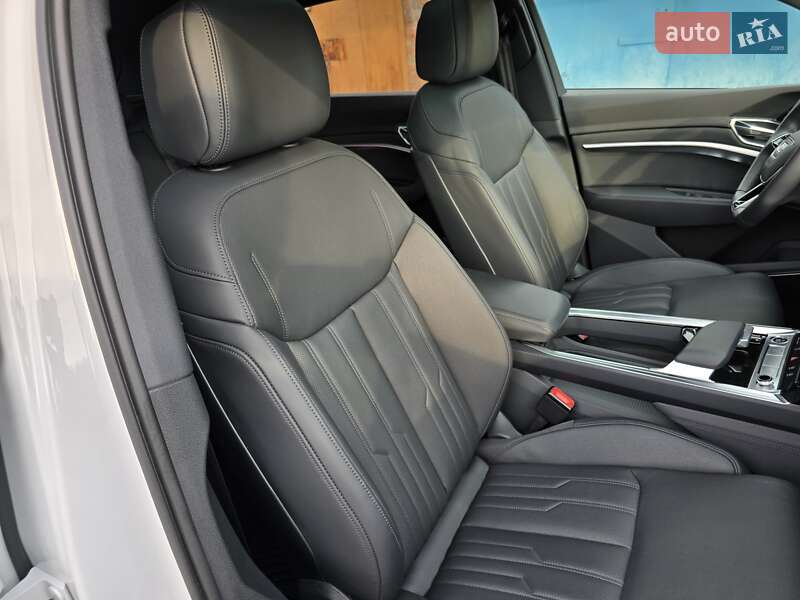 Внедорожник / Кроссовер Audi e-tron 2022 в Житомире