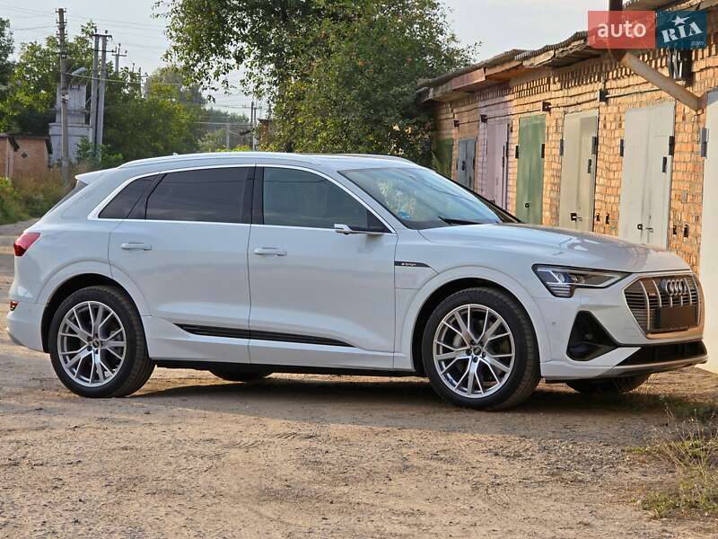 Внедорожник / Кроссовер Audi e-tron 2022 в Житомире