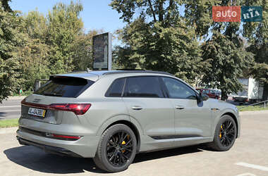 Внедорожник / Кроссовер Audi e-tron 2023 в 