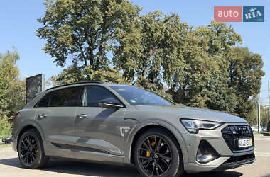 Внедорожник / Кроссовер Audi e-tron 2023 в 