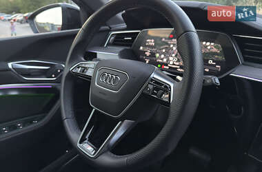 Внедорожник / Кроссовер Audi e-tron 2023 в 