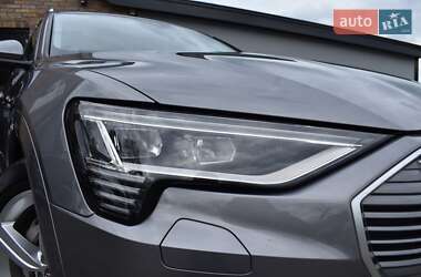 Внедорожник / Кроссовер Audi e-tron 2019 в 
