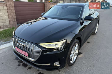 Внедорожник / Кроссовер Audi e-tron 2019 в 