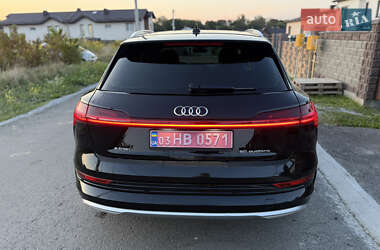 Внедорожник / Кроссовер Audi e-tron 2019 в 
