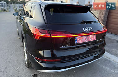 Внедорожник / Кроссовер Audi e-tron 2019 в 