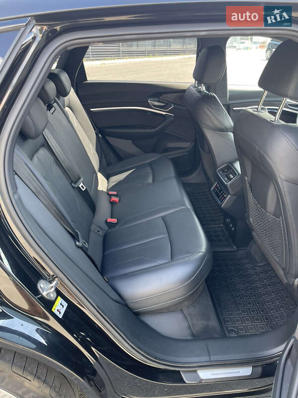 Внедорожник / Кроссовер Audi e-tron 2019 в Львове