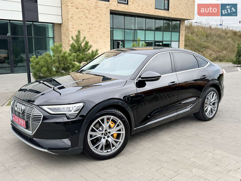 Внедорожник / Кроссовер Audi e-tron 2023 в 