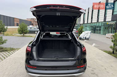 Внедорожник / Кроссовер Audi e-tron 2023 в 