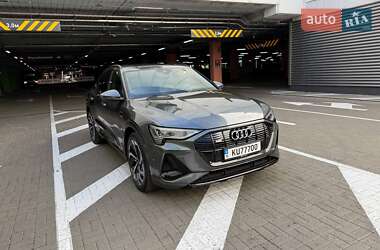 Позашляховик / Кросовер Audi e-tron 2021 в 