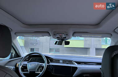 Внедорожник / Кроссовер Audi e-tron 2020 в 