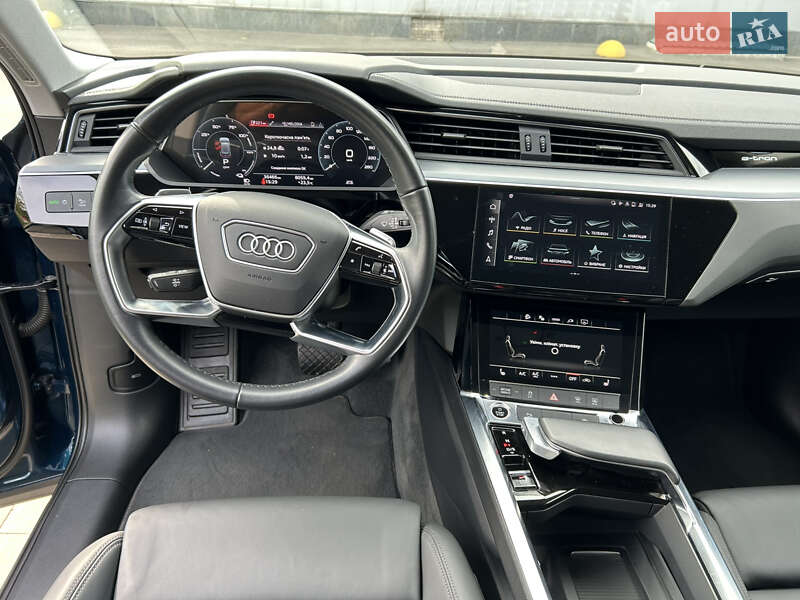 Позашляховик / Кросовер Audi e-tron 2022 в Києві
