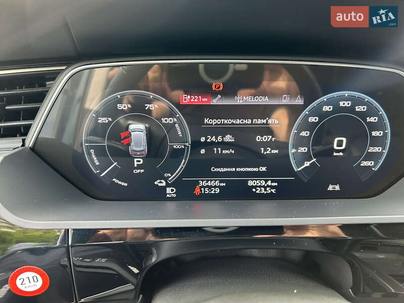 Позашляховик / Кросовер Audi e-tron 2022 в Києві