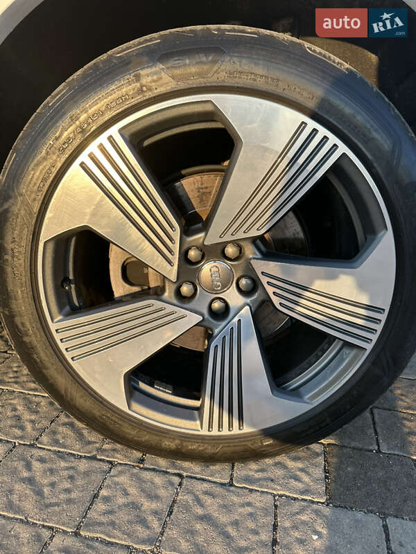 Внедорожник / Кроссовер Audi e-tron 2019 в Дрогобыче