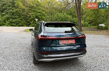 Позашляховик / Кросовер Audi e-tron 2019 в 