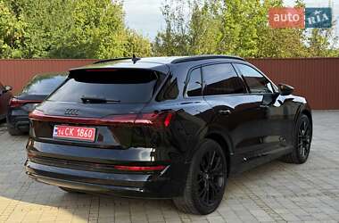 Позашляховик / Кросовер Audi e-tron 2019 в 