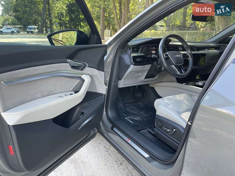 Внедорожник / Кроссовер Audi e-tron 2022 в Киеве