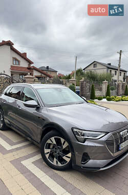 Внедорожник / Кроссовер Audi e-tron 2020 в 