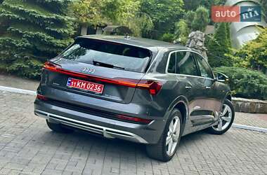 Внедорожник / Кроссовер Audi e-tron 2021 в 