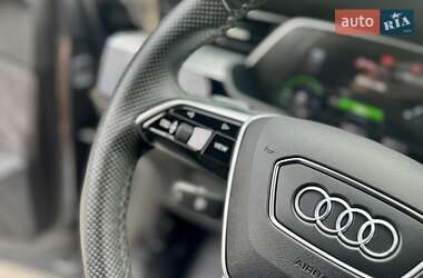 Внедорожник / Кроссовер Audi e-tron 2021 в 