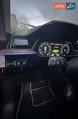 Позашляховик / Кросовер Audi e-tron 2019 в 